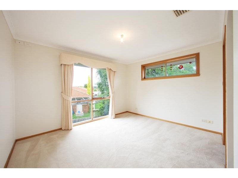 123 Dandelion Drive, Rowville VIC 3178