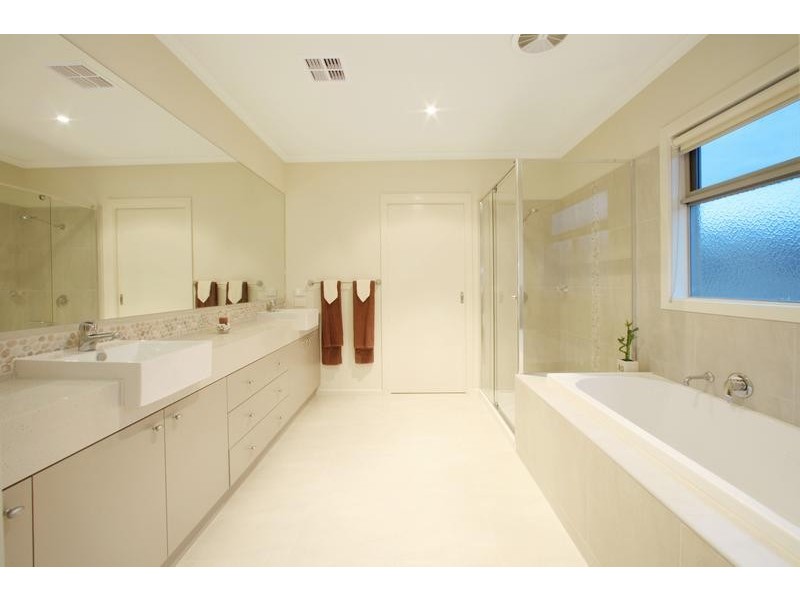 2 Howsted Court, Rowville VIC 3178
