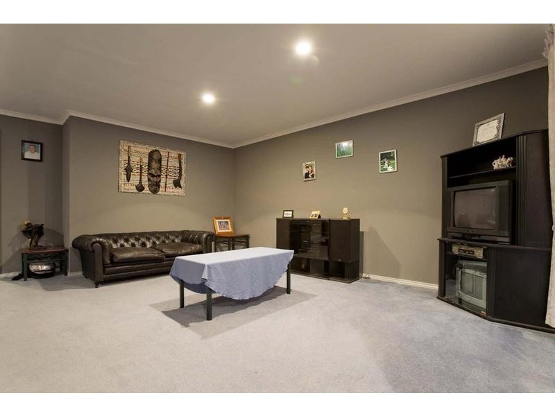 64 Valleyview Drive, Rowville VIC 3178