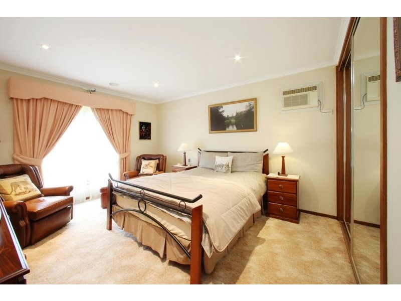 73 Willow Avenue, Rowville VIC 3178