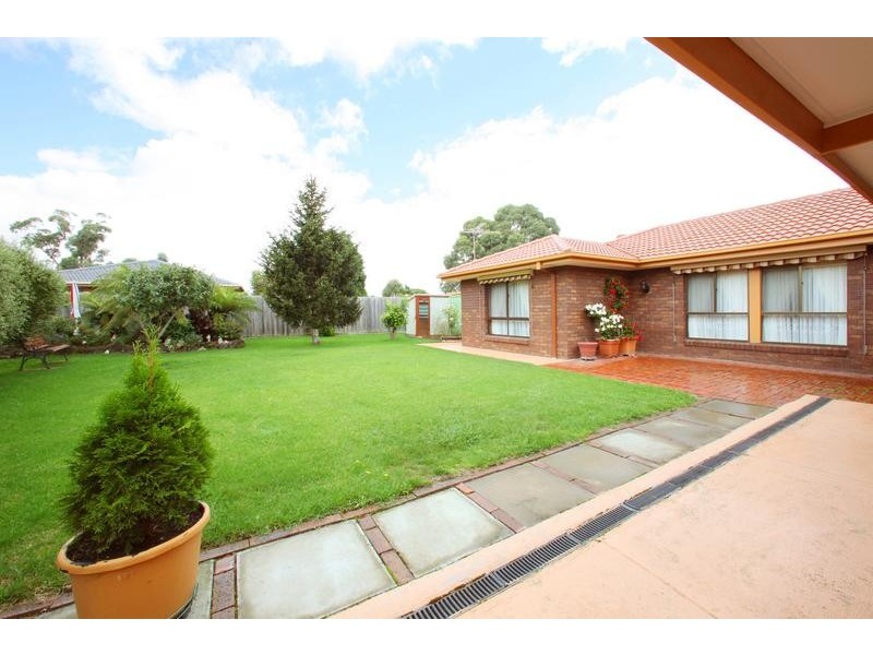 73 Willow Avenue, Rowville VIC 3178