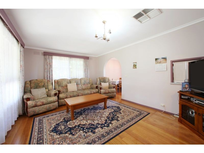 24 Michele Drive, Scoresby VIC 3179