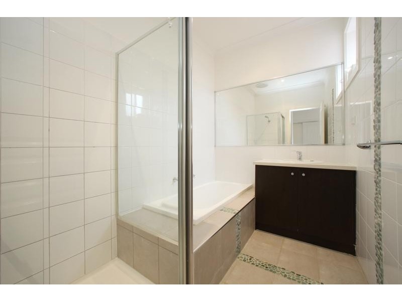 2/32 Tamboon Drive, Rowville VIC 3178