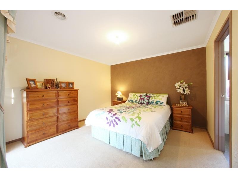 52 Trisha Drive, Rowville VIC 3178