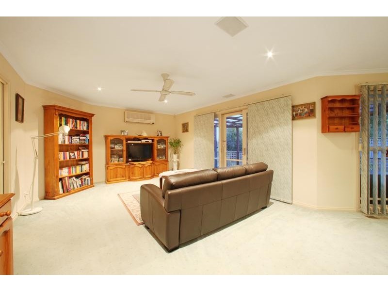 16 Moama Place, Rowville VIC 3178