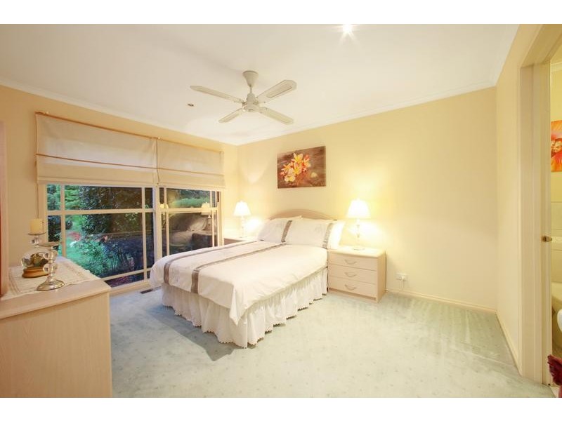 16 Moama Place, Rowville VIC 3178