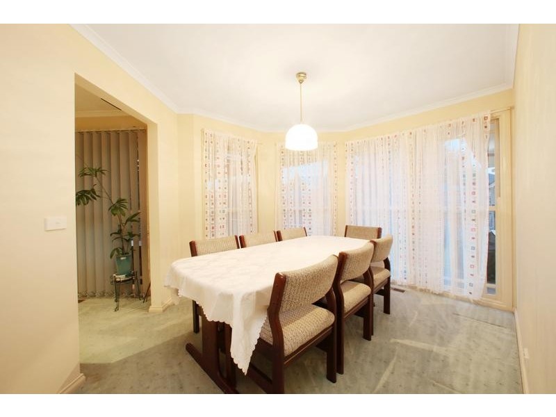 16 Moama Place, Rowville VIC 3178