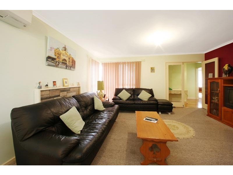 52 Adele Avenue, Ferntree Gully VIC 3156