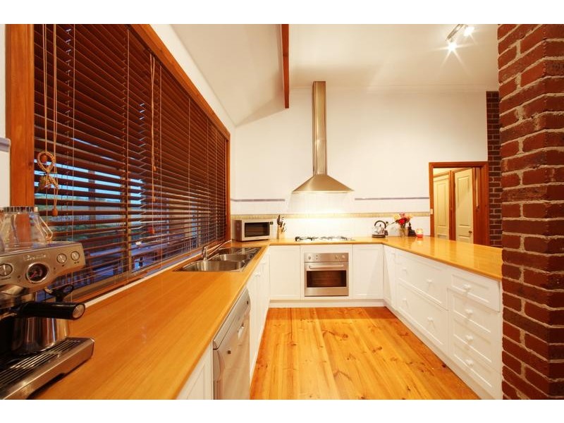 64 Buckingham Drive, Rowville VIC 3178