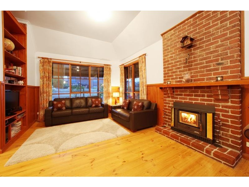 64 Buckingham Drive, Rowville VIC 3178