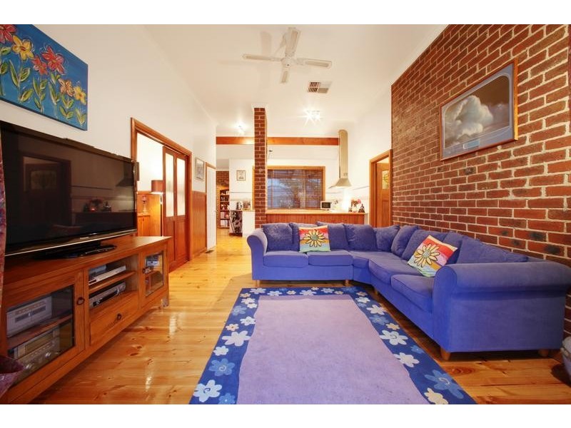 64 Buckingham Drive, Rowville VIC 3178