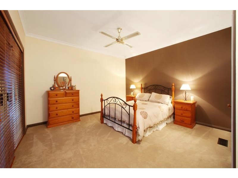 64 Buckingham Drive, Rowville VIC 3178