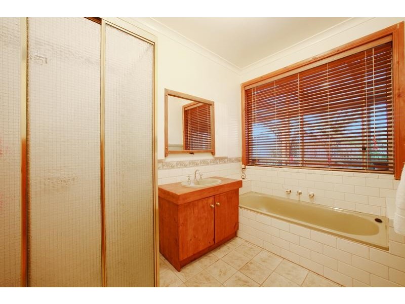 64 Buckingham Drive, Rowville VIC 3178