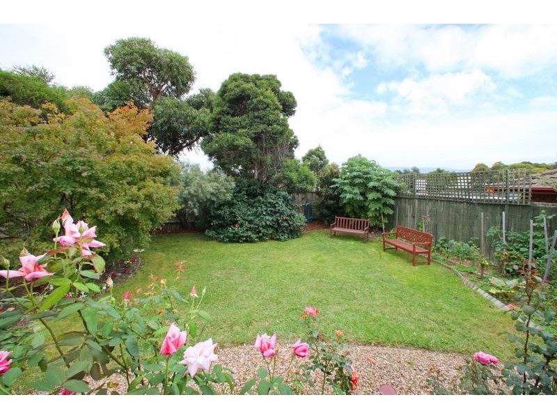 64 Buckingham Drive, Rowville VIC 3178