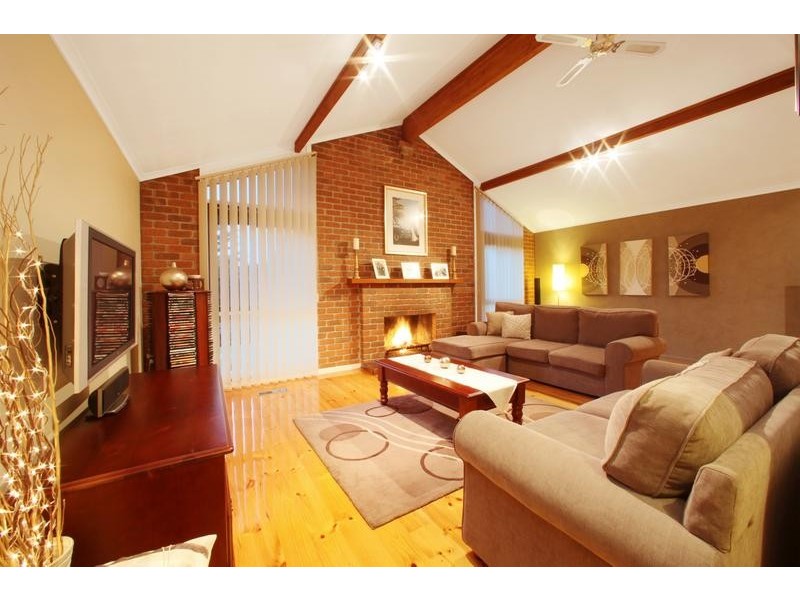 9 Saunders Close, Lysterfield VIC 3156