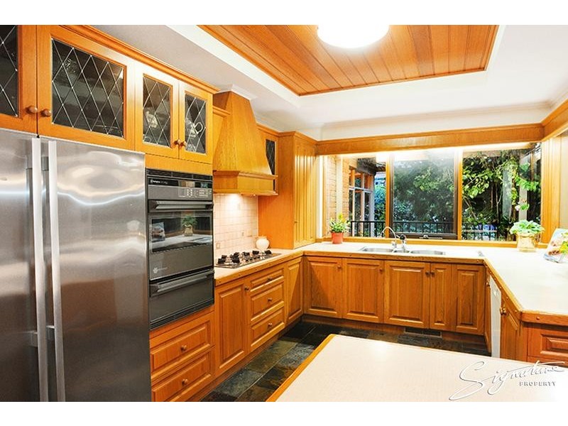 330 Hallam North Road, Lysterfield South VIC 3156