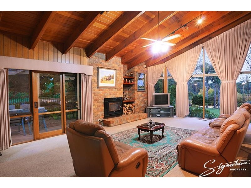 330 Hallam North Road, Lysterfield South VIC 3156