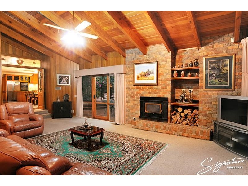 330 Hallam North Road, Lysterfield South VIC 3156