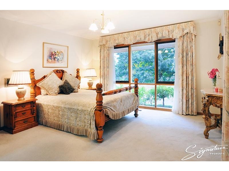 330 Hallam North Road, Lysterfield South VIC 3156