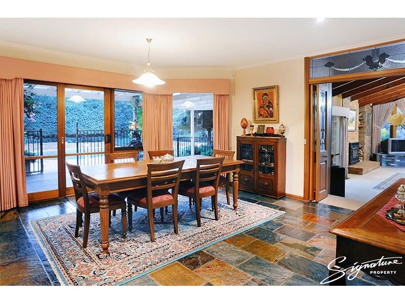 330 Hallam North Road, Lysterfield South VIC 3156