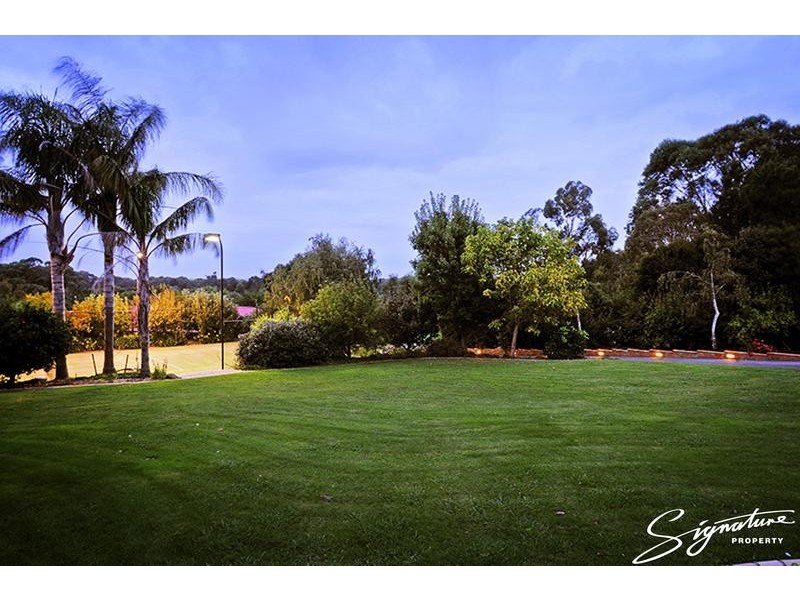 330 Hallam North Road, Lysterfield South VIC 3156