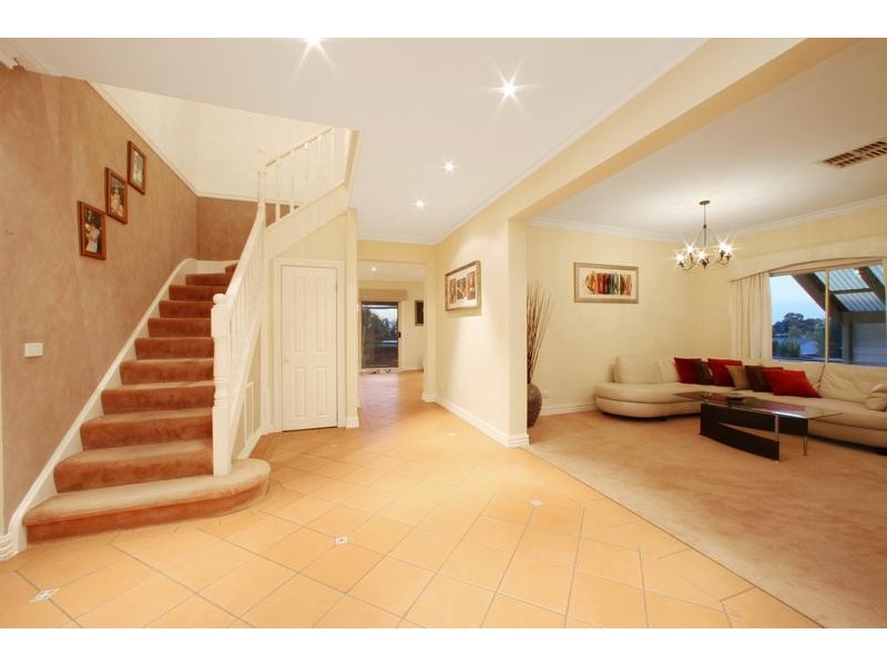 5 Sunrise Court, Lysterfield VIC 3156