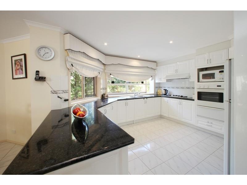 6 Oaktree Rise, Lysterfield VIC 3156