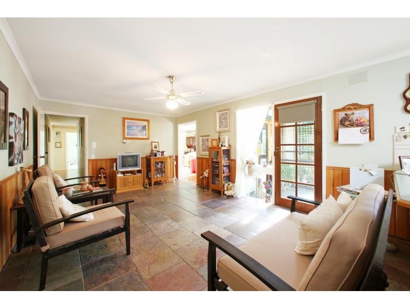 2 Bexsarm Crescent, Rowville VIC 3178