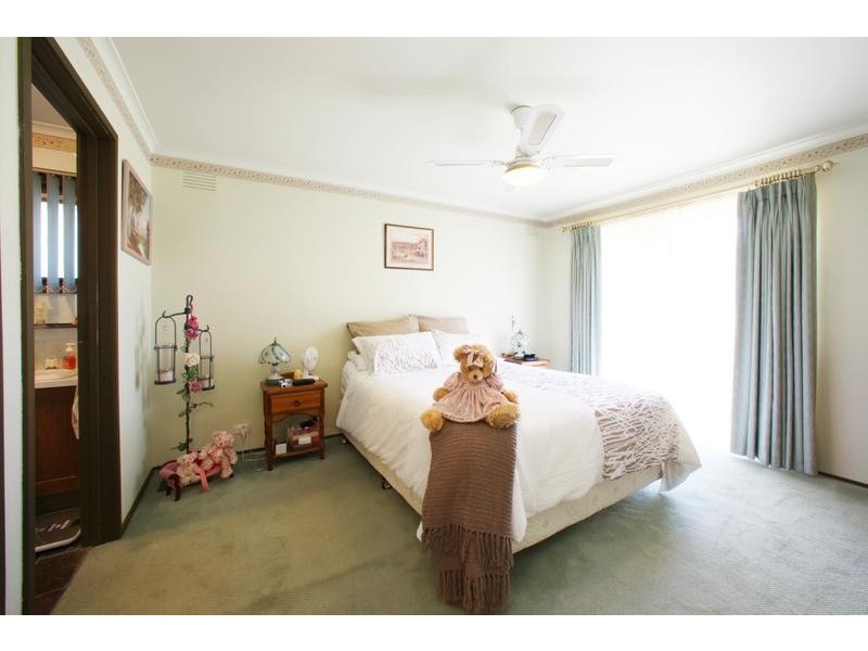 2 Bexsarm Crescent, Rowville VIC 3178