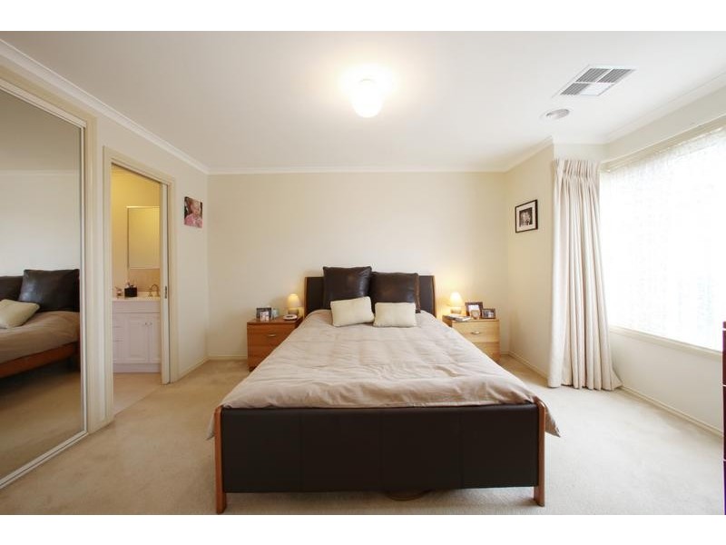 2/4 Austin Street, Ferntree Gully VIC 3156