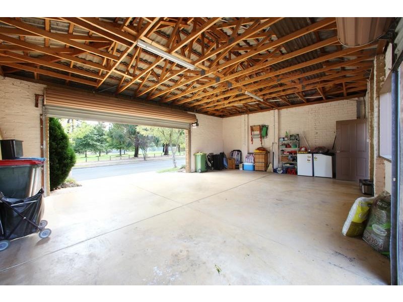 35 Laanecoorie Drive, Lysterfield VIC 3156