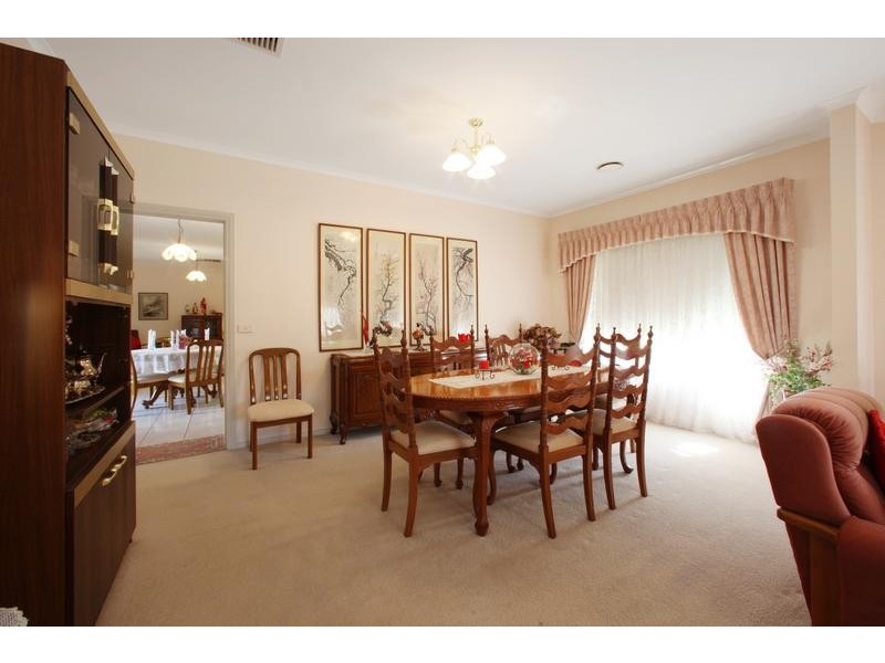 39 Dandelion Drive, Rowville VIC 3178