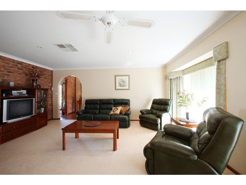 5 Barwon Court, Rowville VIC 3178