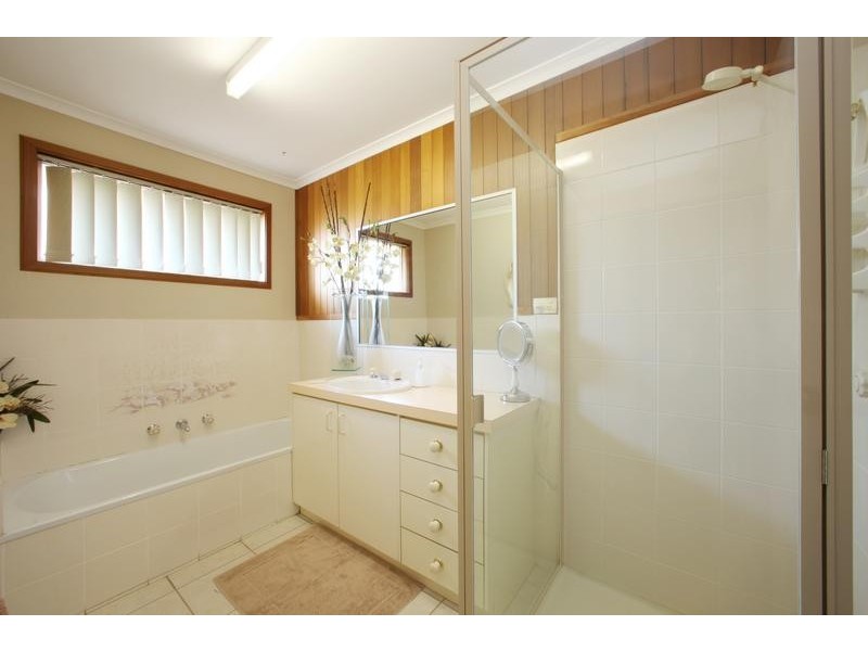 5 Barwon Court, Rowville VIC 3178