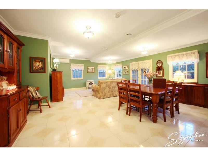 9 Nagle Court, Rowville VIC 3178