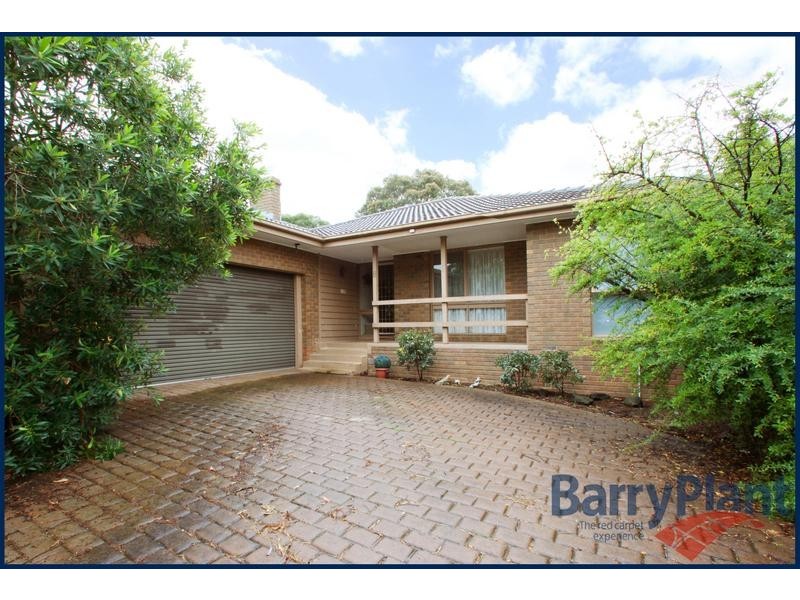 8 Loddon Close, Rowville VIC 3178