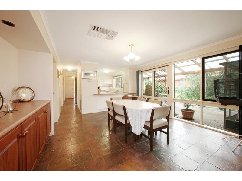 8 Loddon Close, Rowville VIC 3178