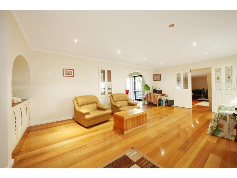 21 Debra Street, Rowville VIC 3178