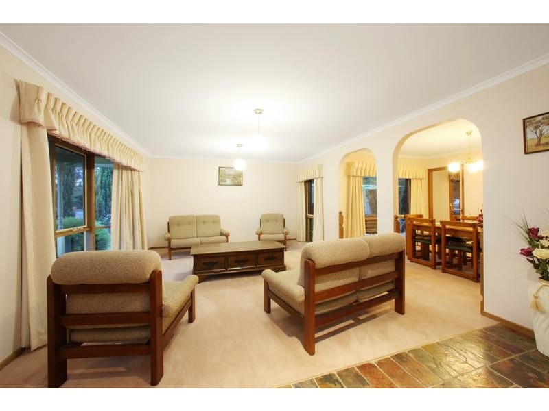 52 Clauscen Drive, Rowville VIC 3178