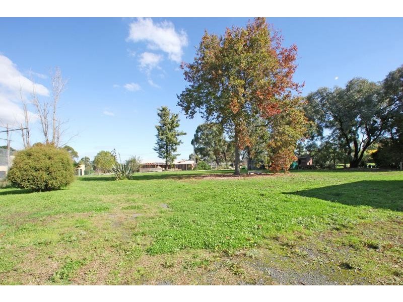 8 McKay Road, Rowville VIC 3178