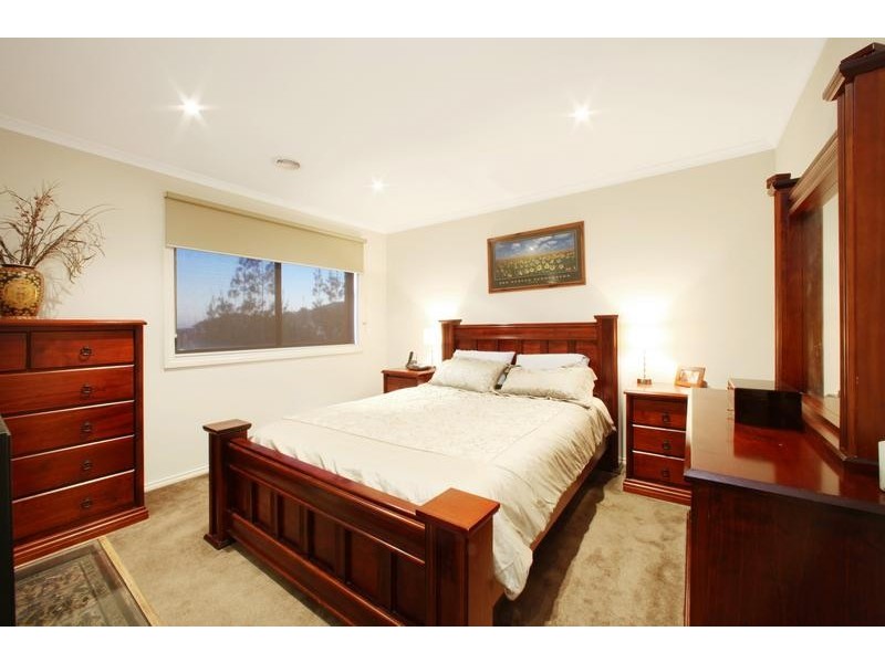 4 Houghton Drive, Ferntree Gully VIC 3156
