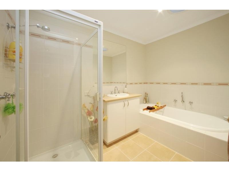 4 Houghton Drive, Ferntree Gully VIC 3156