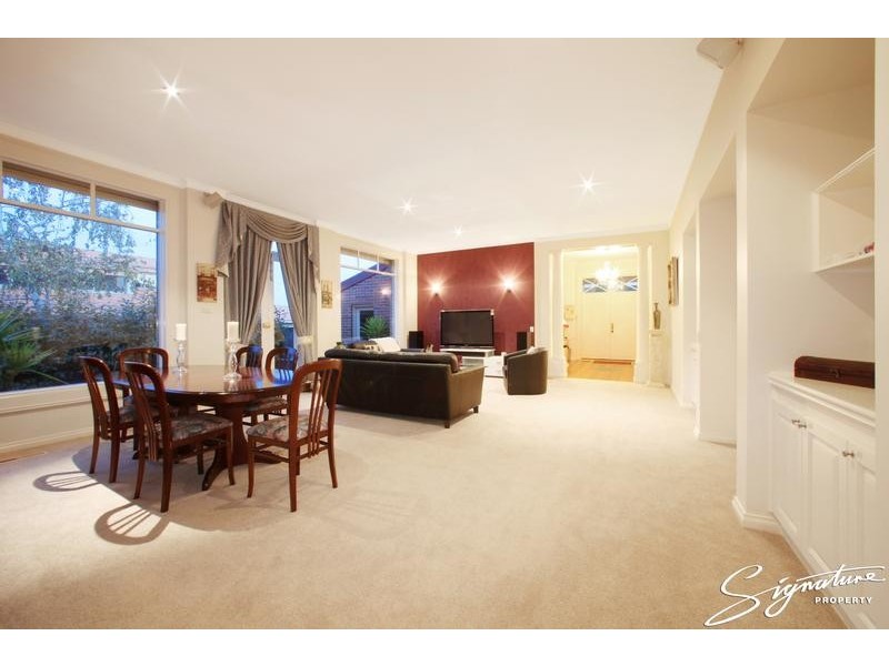 8 Richardson Rise, Wantirna South VIC 3152