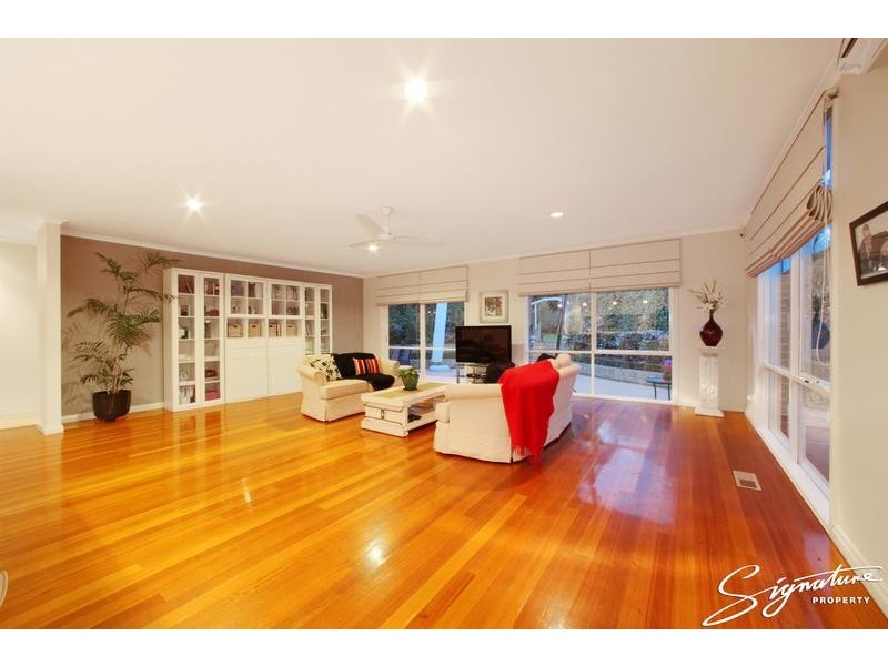 8 Richardson Rise, Wantirna South VIC 3152