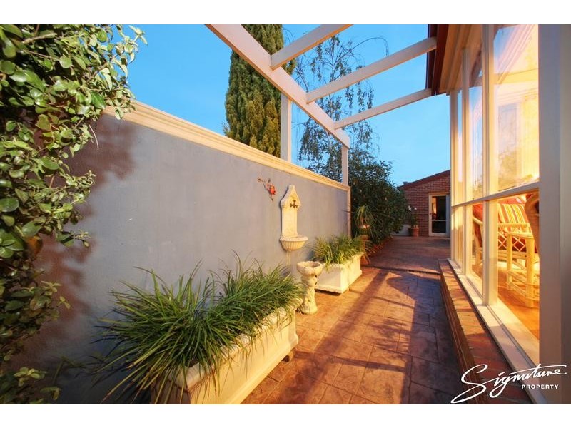 8 Richardson Rise, Wantirna South VIC 3152