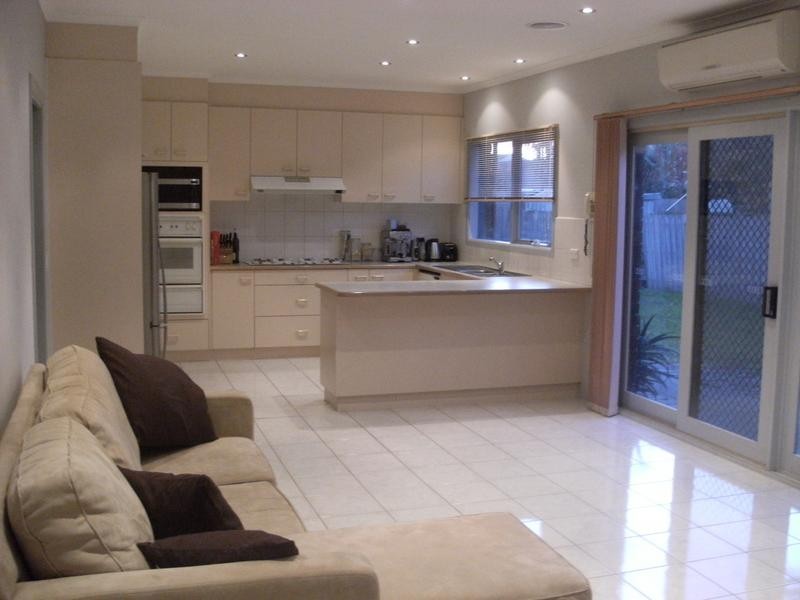 8 Stockdale Close, Ferntree Gully VIC 3156