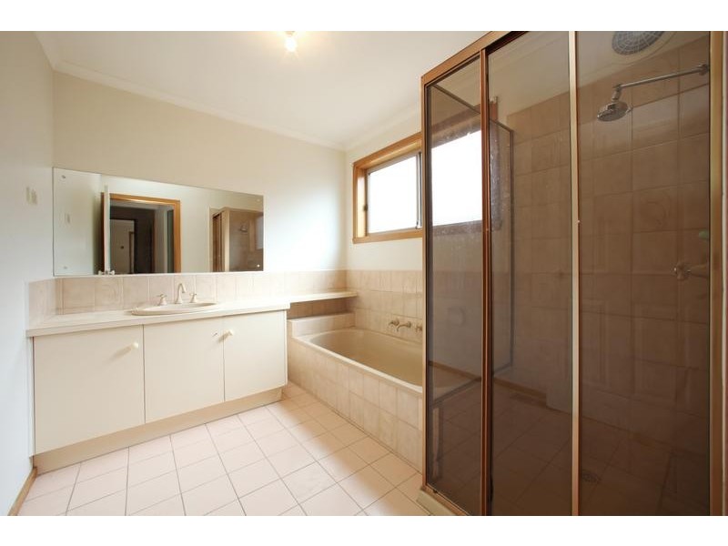123 Dandelion Drive, Rowville VIC 3178