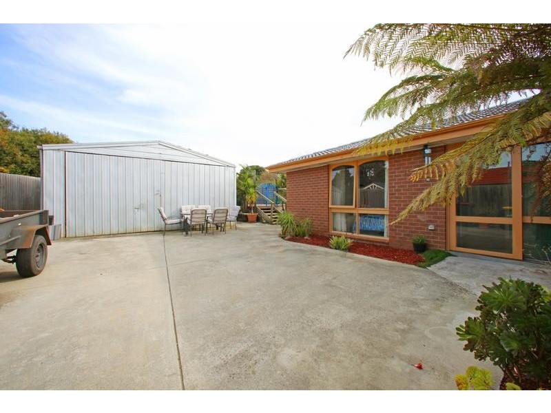 97 Berrabri Drive, Scoresby VIC 3179