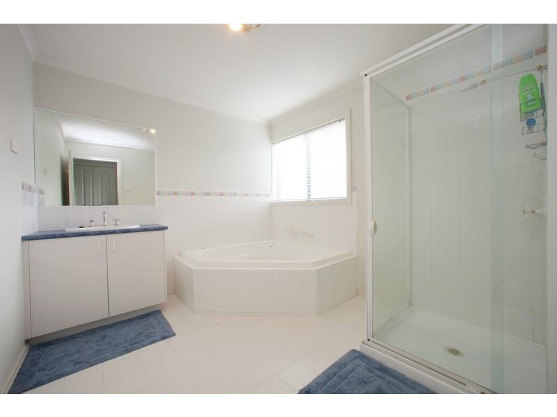 15 Tanglewood Road, Rowville VIC 3178