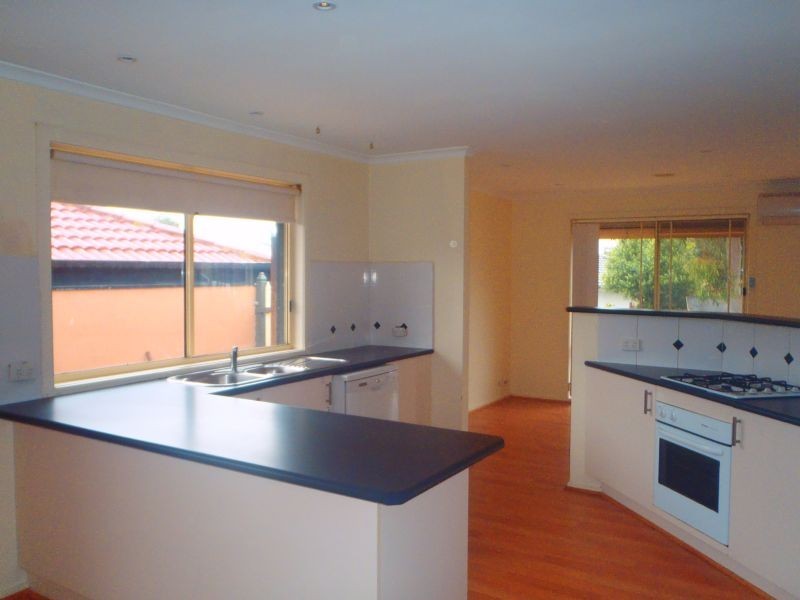 9 Overton Close, Rowville VIC 3178